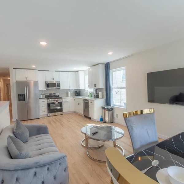 Comfortable 6BR/4BA Home 2 Units in One +Great for Family Trips +Free Parking