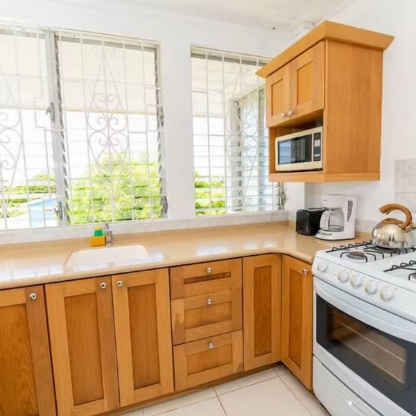 Comfortable Barbados Apartment in Prime South Coast Area