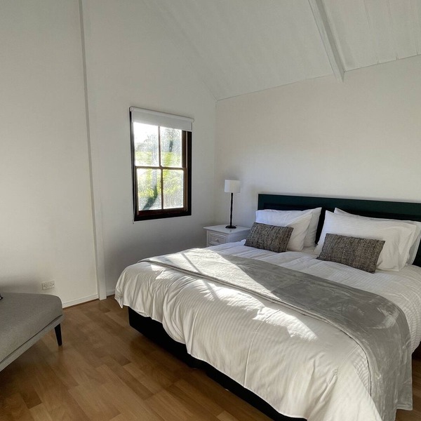 Comfortable cabin located in peaceful St Albans village