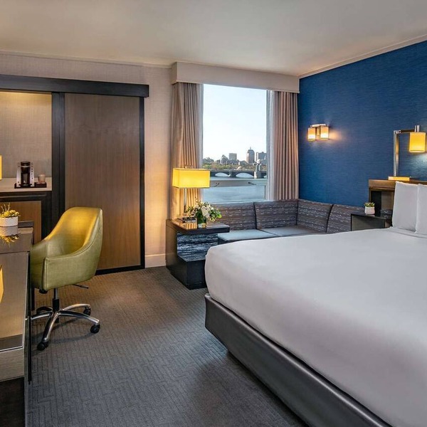 Comfortable Cambridge Stay w/Spectacular Charles River Views