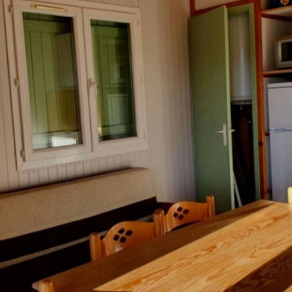 Comfortable chalet with terrace, perfect for 6 people