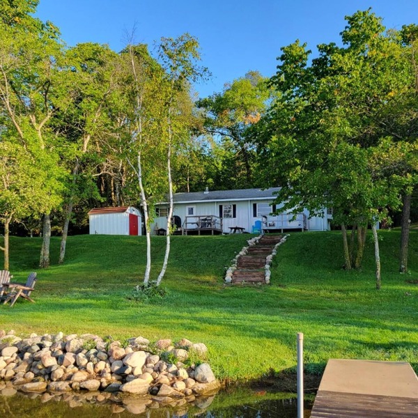 Comfortable & clean cabin on beautiful 3rd Crow Wing Lake in Hubbard County MN.