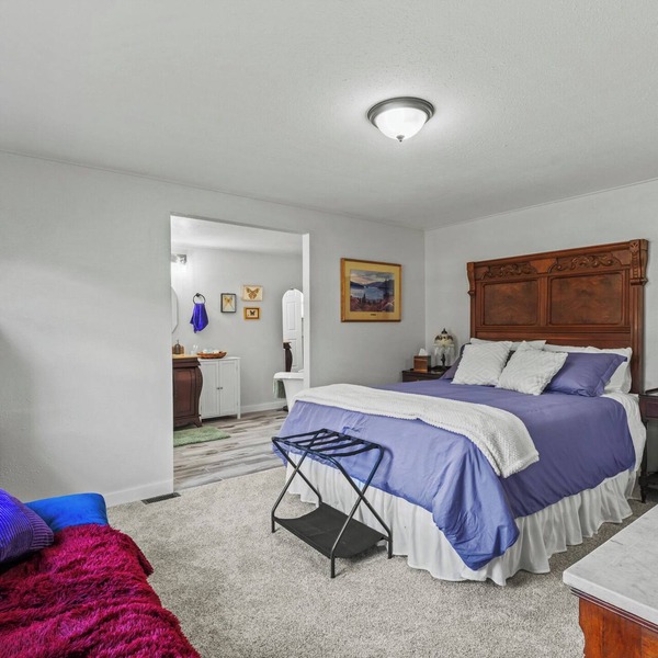 Comfortable, Convenient Ranch Retreat