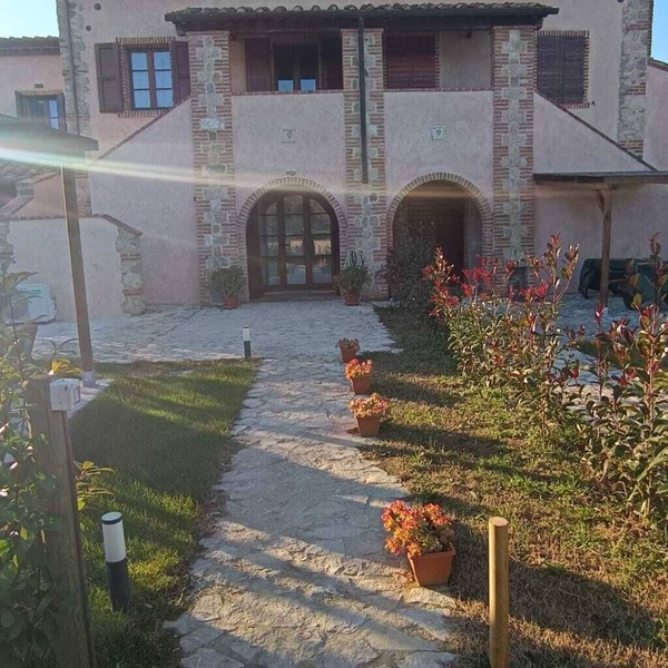 Comfortable Flat in Asciano, air conditioning, garden with gazebo, pool, P