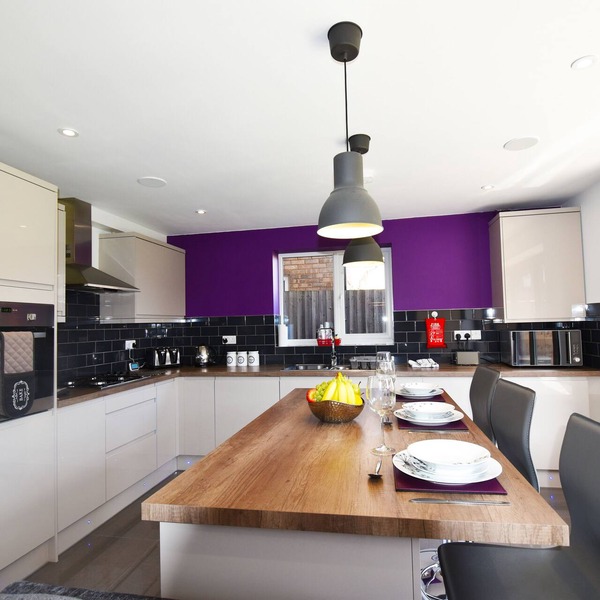 Comfortable home with mod cons in a peaceful area giving you a homely feel.