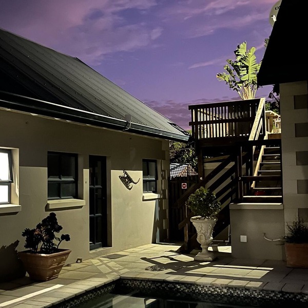 Comfortable Large Country Home sleeps 7 with 4 large bedrooms, private garden.