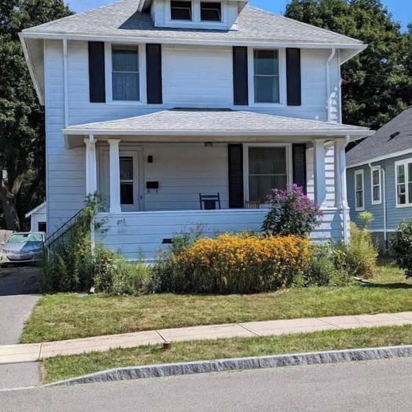 Comfortable light-filled, 1920's home w/EV Charger