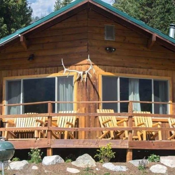 Comfortable size house overlooking the town of Silver Gate