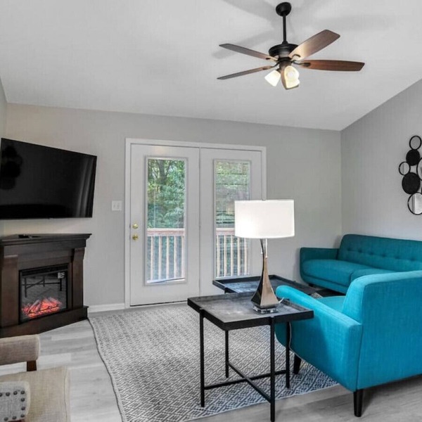 Comfortable South Asheville Townhome W/Hot Tub