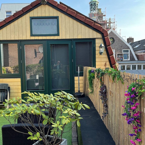 Comfortable studio with large terrace. 19 min from downtown Amsterdam