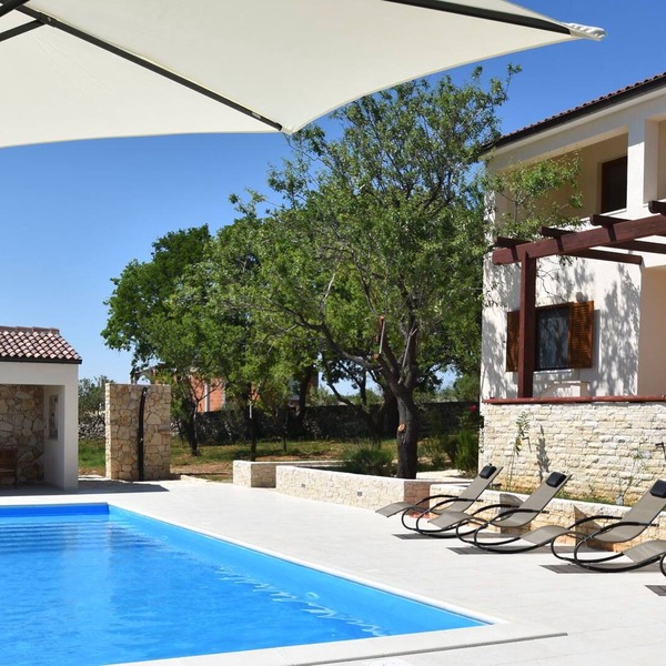 Comfortable villa with a panoramic view and private pool, near Zadar