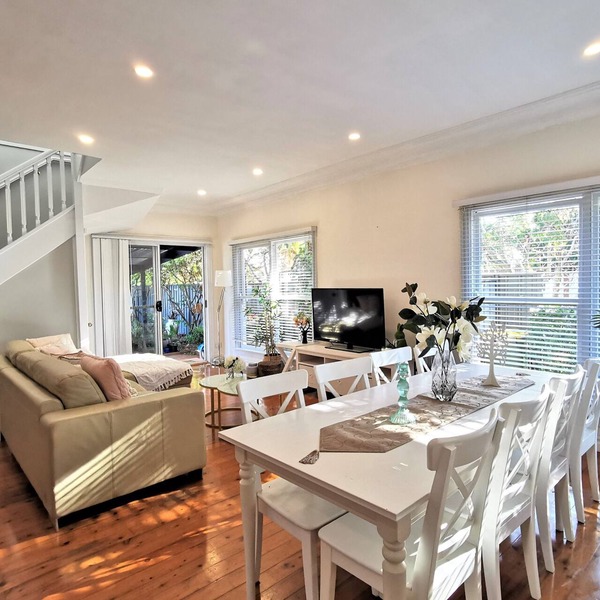 Comfy 4 Bedroms Corner House