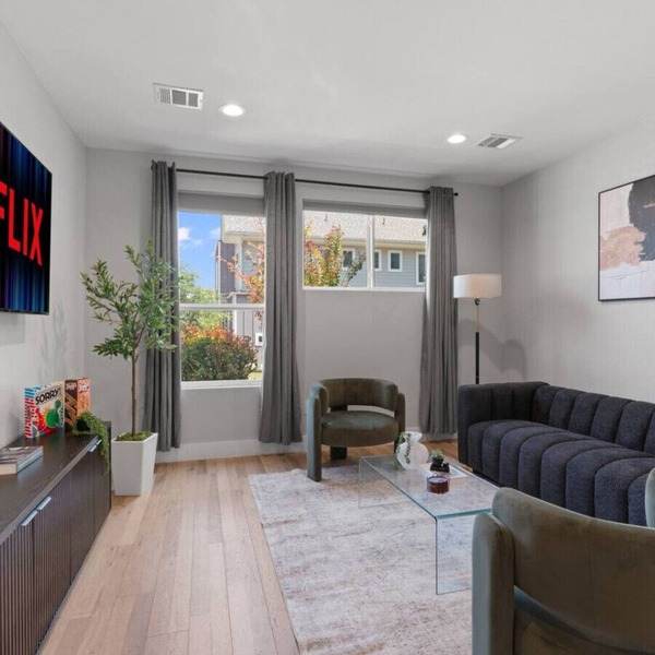 Comfy Austin Home Base | Sleeps 12+ | Close to DT