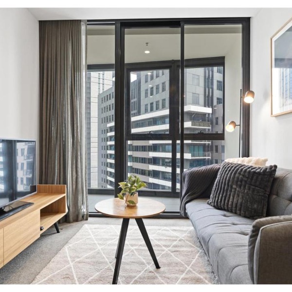Comfy & Stylish 2BR Apt next to Crown w City Views