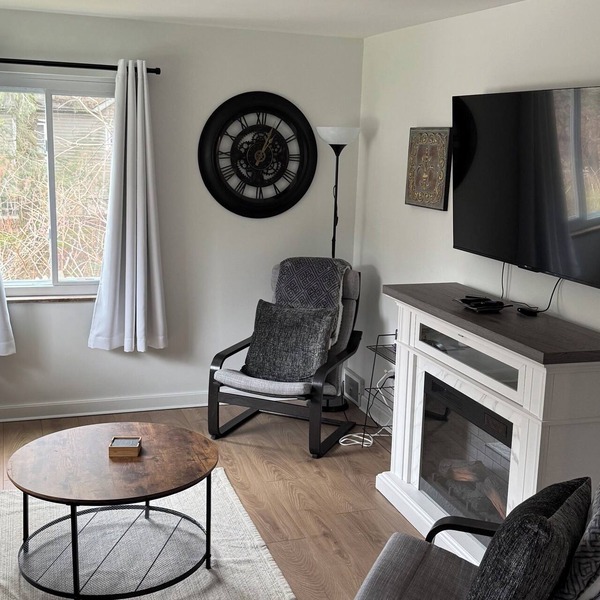 Comfy three bedroom home near Pitt, CMU and downtown PGH attractions