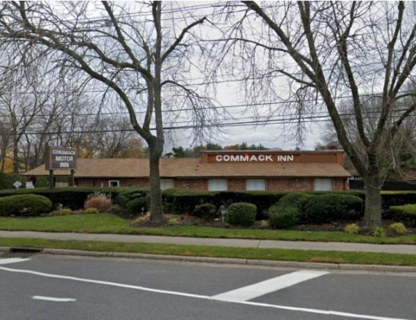 Commack Inn