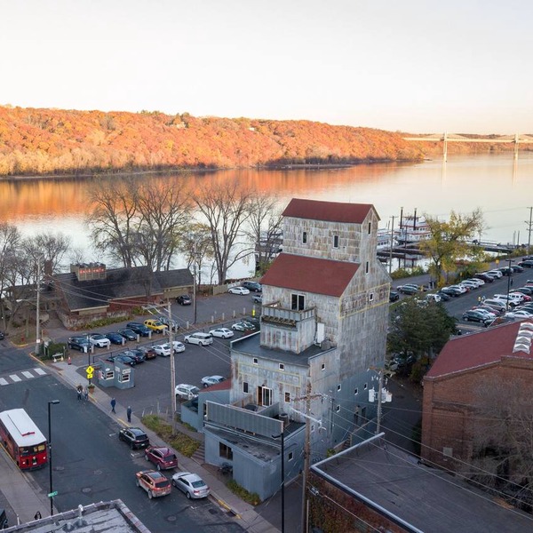 Commander-South Bin. DT Stillwater. River Views!