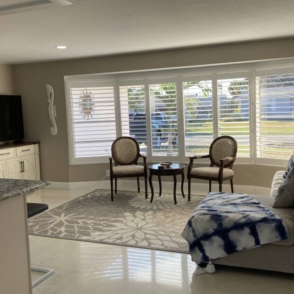 Completely remodeled 3bdrm/2.5bath heated pool
