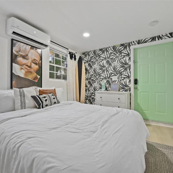 CONSTANCE LANGDON AHS SUITE at THE KarINN BOUTIQUE HOTEL - Downtown Ft Lauderdale 5