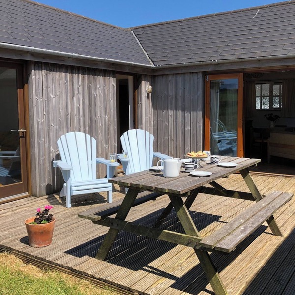 Contemporary converted barn, rural location very close to the coast and Falmouth