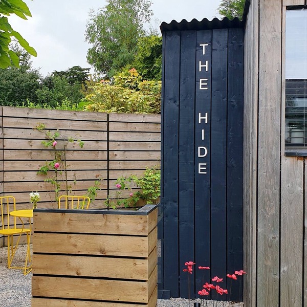 Contemporary studio, free parking and wifi