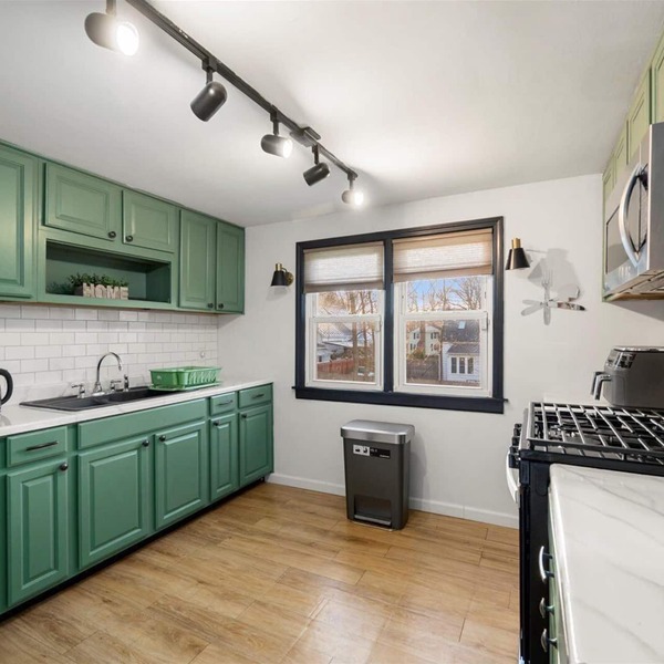 Convenient 2BR Minutes to SU, Hospitals & Downtown