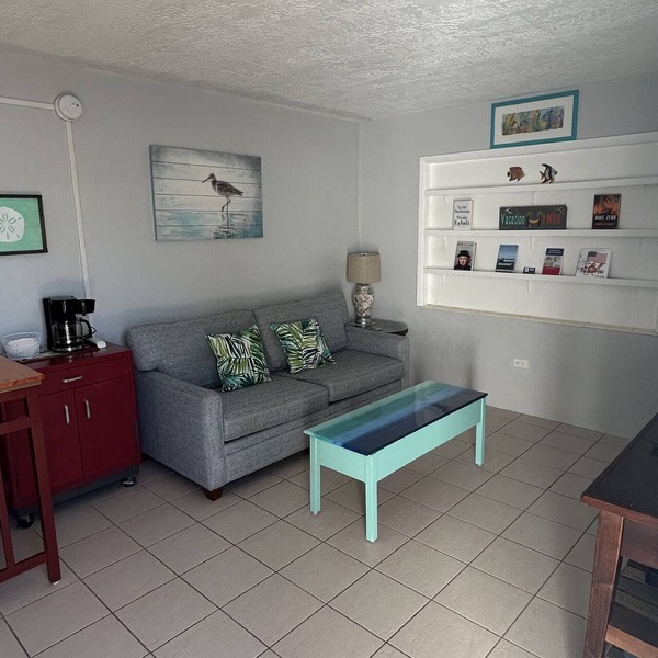 Convenient central Marathon location, canal view.