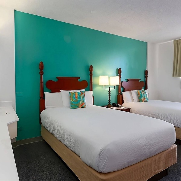 Convenient Countryside Stay! 2 Comfortable Units, Pool, Pets Allowed