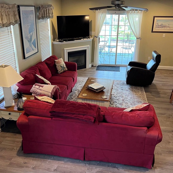 Convenient location in Rehoboth beach. Two master suites, pool - 4BR-3.5BA