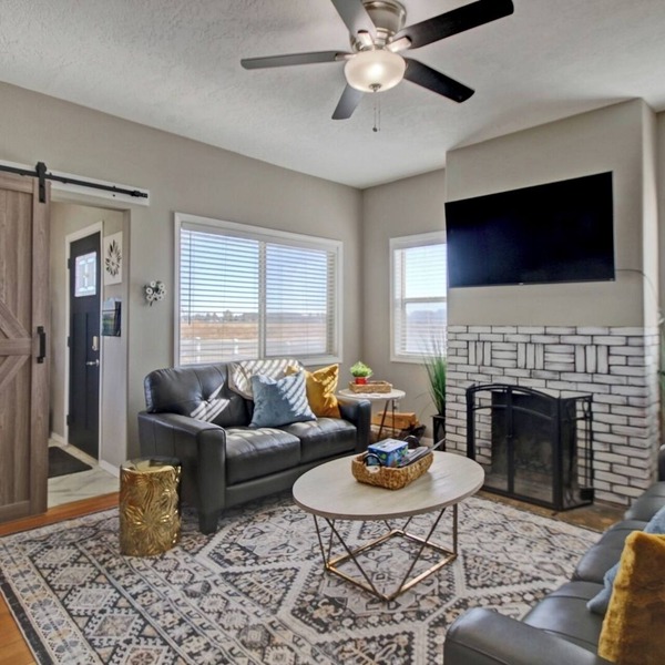 Convenient location Modern Farmhouse