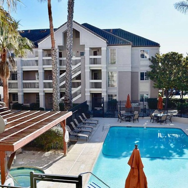 Convenient Location! Pets Allowed, Onsite Pool, Parking, Free Breakfast