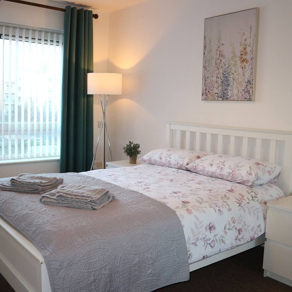 Conveniently located, 2 bedroom modern apartment