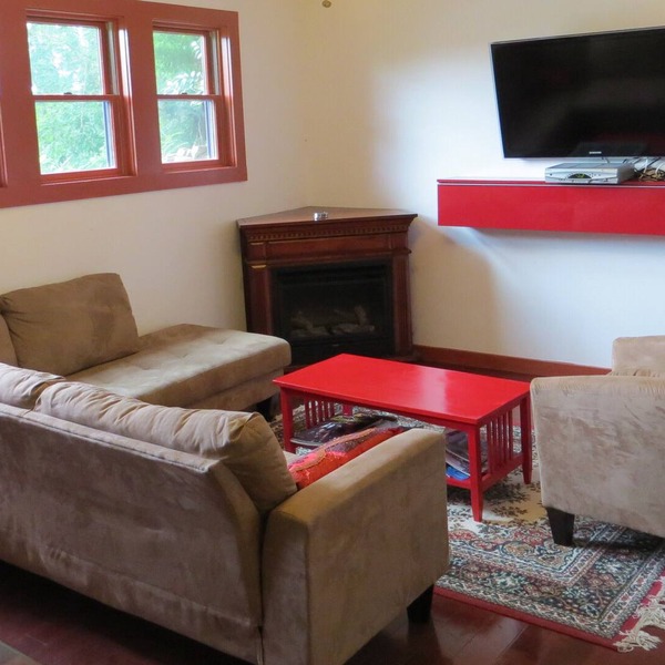 Converted Coach House - 1-BR Duplex, bay view, private, just renovated
