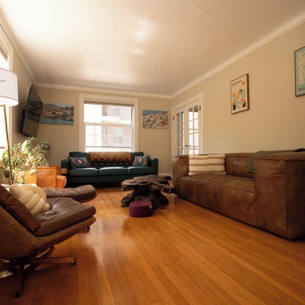 Corner Sunny Unit. TempurPedic bed. Secure Parking
