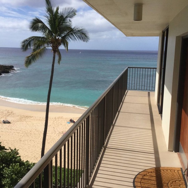 Corner Unit Beachfront Condo with Wrap-around Lanai at Makaha