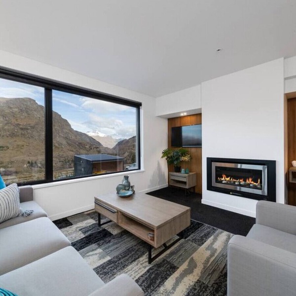 Coronet Apartment, Comfort and views,