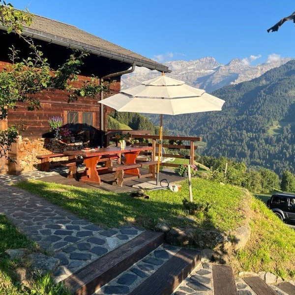 Cosy chalet in the middle of nature