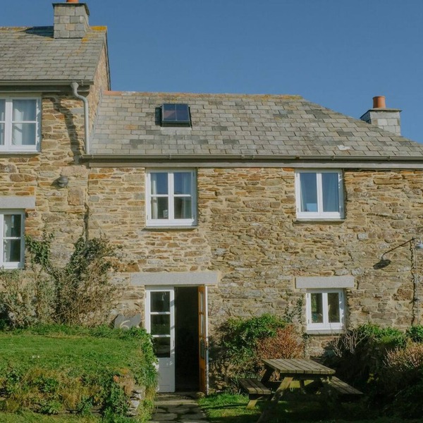 Cosy cottage, peaceful setting 5 mins to beautiful sandy beach & fabulous walks!