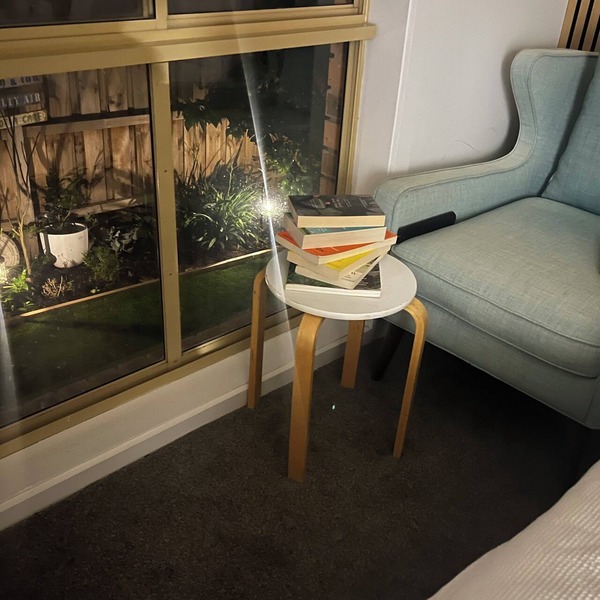 Cosy Private Entry Guest Suite with luscious garden- 6 Minutes to Airport