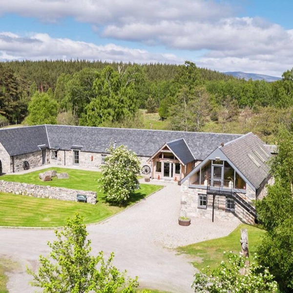 Cosy, rustic retreat in the Cairngorms National Park, surrounded by wild nature.