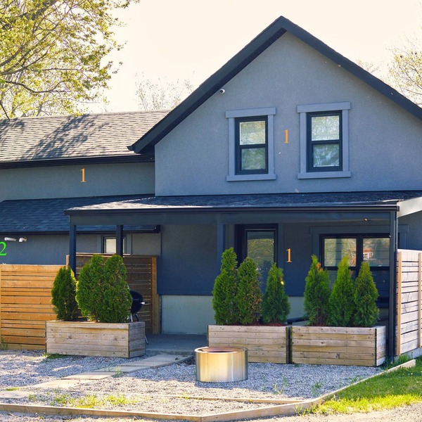 Cottage 1: Charming Cottage Steps from the Lake