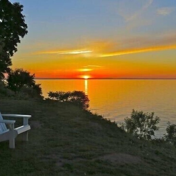 COTTAGE NIAGARA DIRECT WATERFRONT