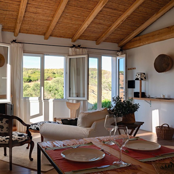 Cottage with Pool, Vineyard and Breathtaking Views (Ollastru)