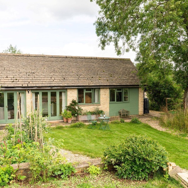 Country retreat with stunning views - Guddlebrook Two