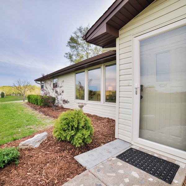 Country Setting & Views - Garage Parking - Fast Wifi
