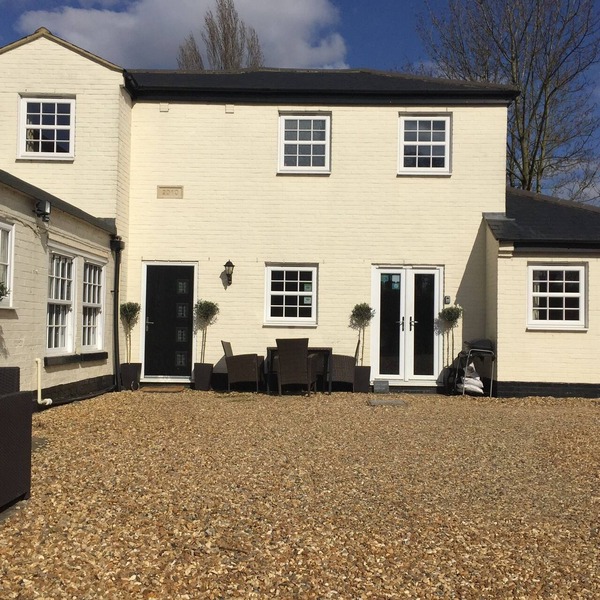 Courtyard Cottage, Great Paxton, St Neots, Cambs, PE19 6RA
