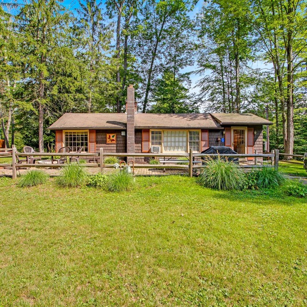 Coyote Cabin on Pristine Pine Creek!