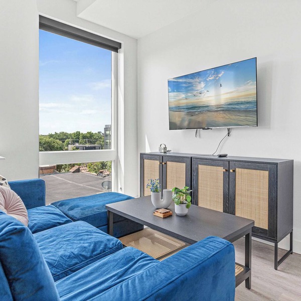 Coze Studio Unit Near Downtown MN and Airport