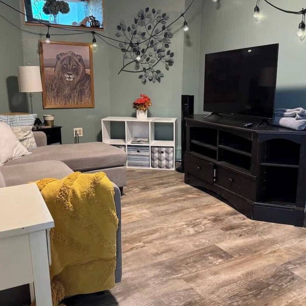 Cozy 1BR Private Unit w/Patio & Parking