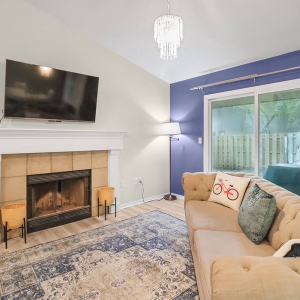 Cozy 2-Bedroom Condo in Charming Gainesville